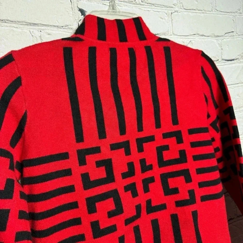 Vinizbena Women’s Red/Black Cropped Sweater size Medium